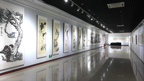 周鵬飛毛體書(shū)法·大寫(xiě)意畫(huà)藝術(shù)大展在德州董子文化街美術(shù)館開(kāi)幕