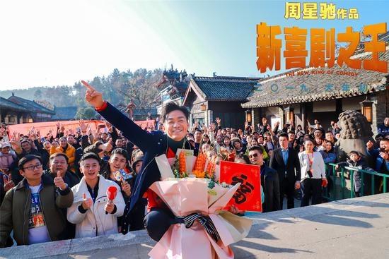 【騰訊視頻】王寶強攜《新喜劇之王》為“橫漂”鼓勁助威